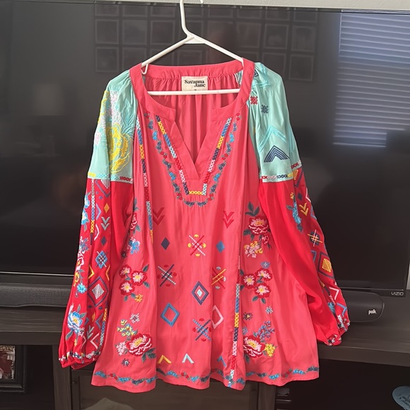 Beautifully embroidered tunic!! - Picture 2 of 4